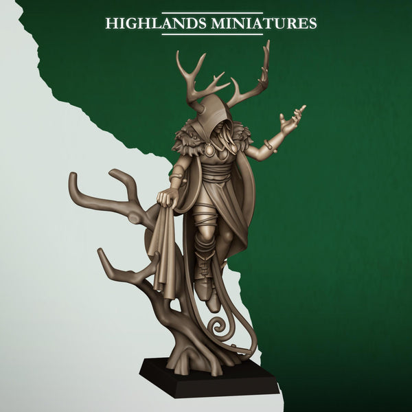 Feral Elves - Feral Elf Druid by Highlands Miniatures